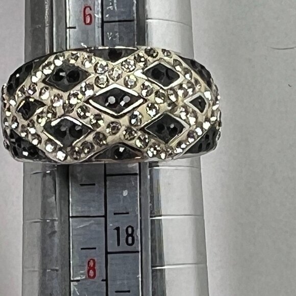 VTG Black & Silver CZ Ring Rhinestones Diamond Pattern Enamel Cocktail Band Sz 7 - Picture 3 of 5